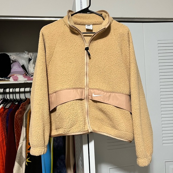 nike essential sherpa full zip jacket in beige